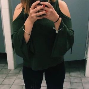 Shoulder-less Sweater